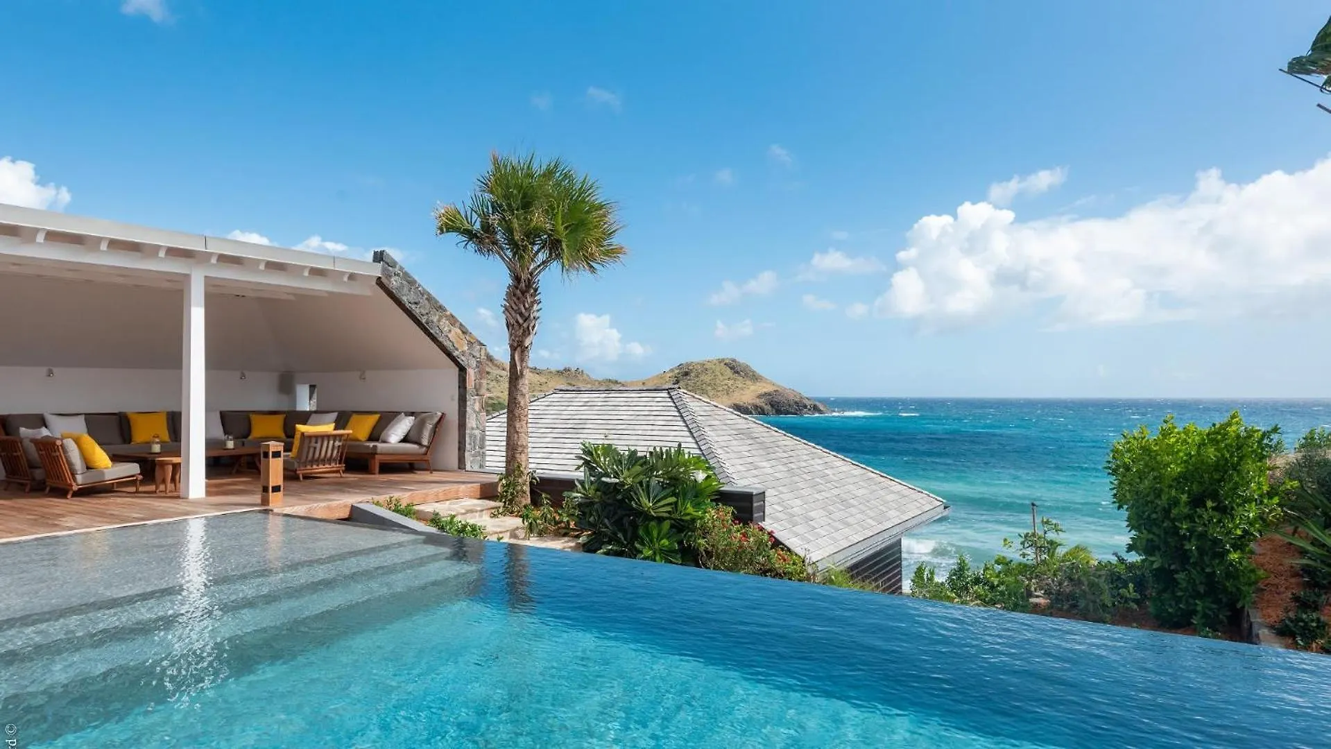 Spacious Villa With True Architectural Gem Toiny