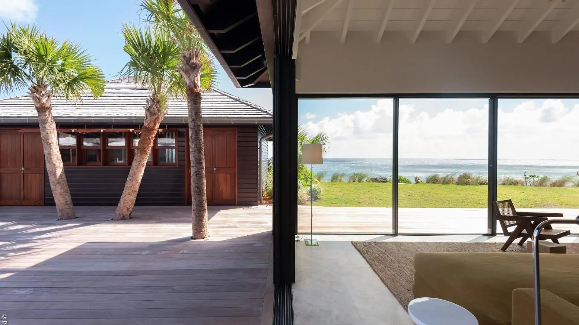Spacious Villa With True Architectural Gem Toiny 0*,