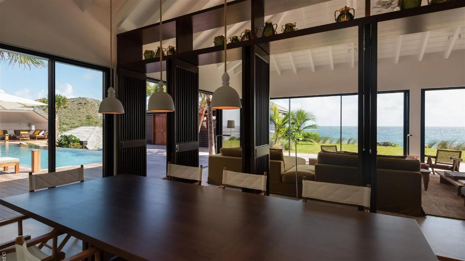 Spacious Villa With True Architectural Gem Toiny 0*,