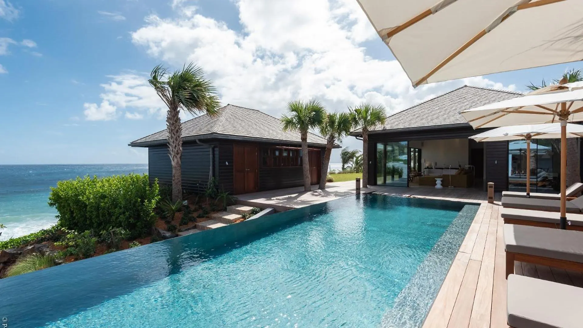 Spacious Villa With True Architectural Gem Toiny サン・バルテルミー島