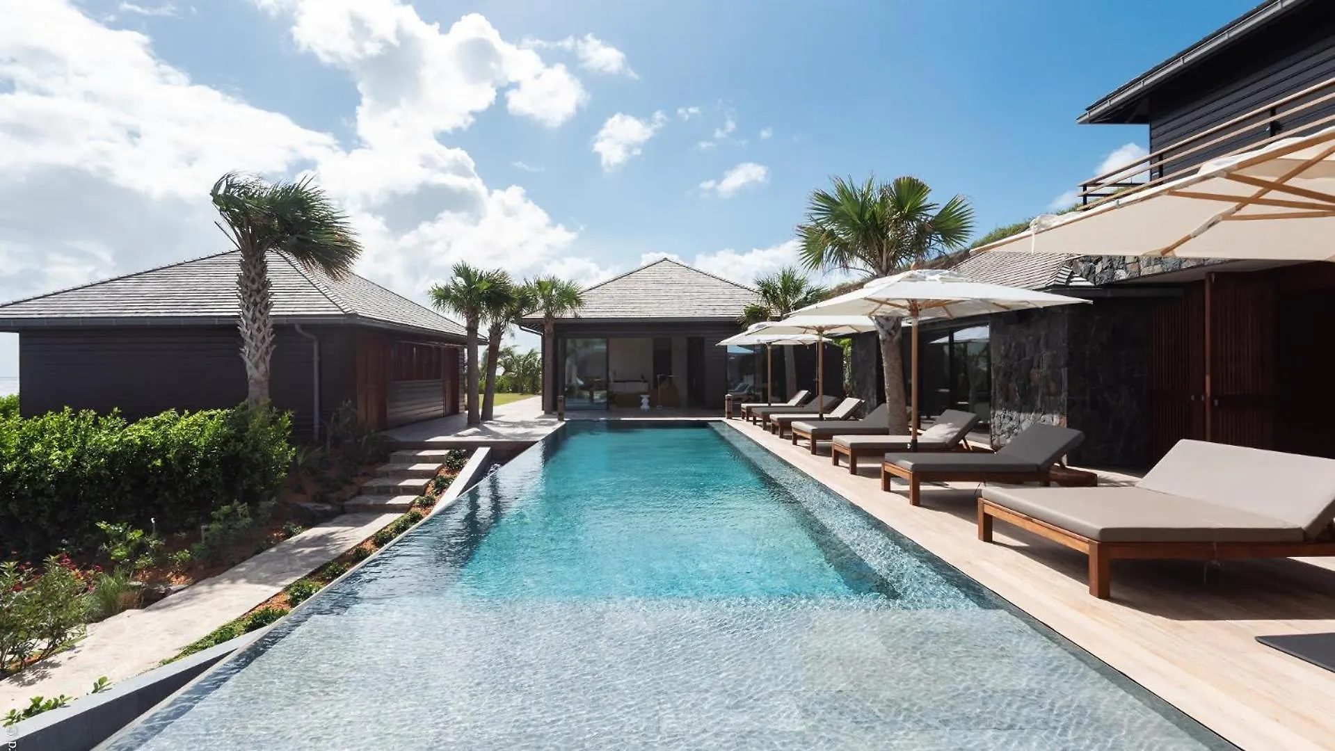 Spacious Villa With True Architectural Gem Toiny